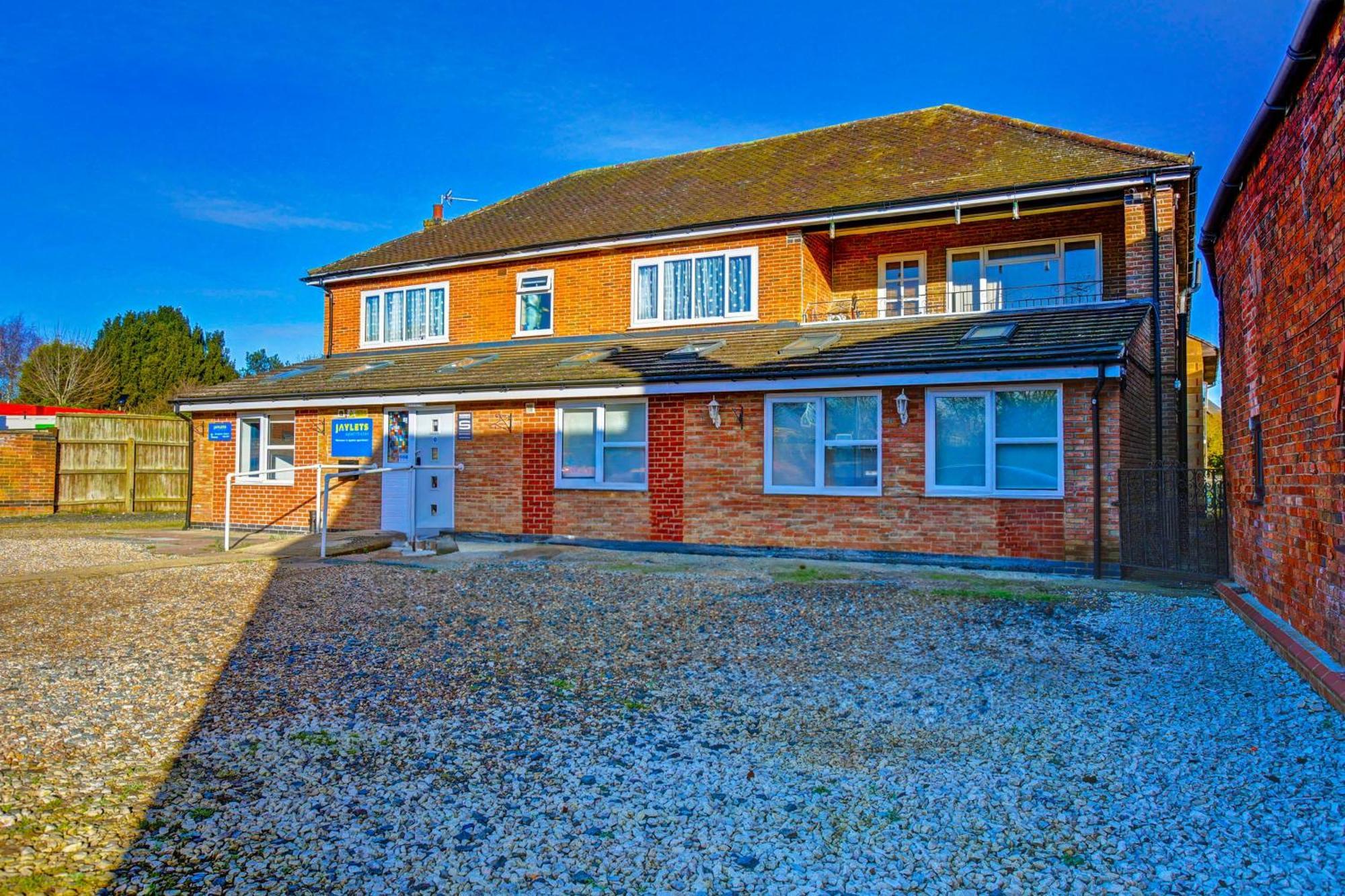 Oyo Aparthotel Hathern Exterior photo